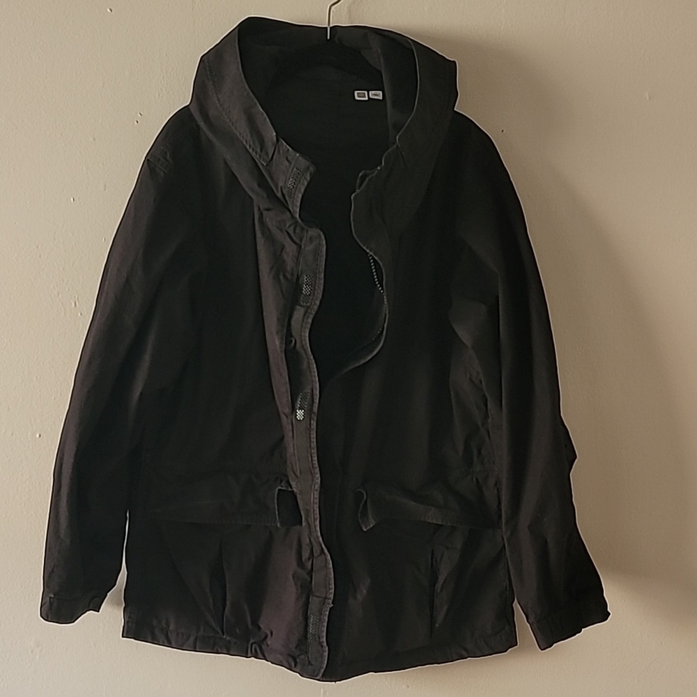 Uniqlo Hooded Jacket. Black. Size Small.